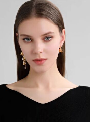 Boucles d'oreilles pendantes asymétriques en perles Lily of the Valley - Design de fleur de Muguet d'inspiration vintage - Or et Argent 6