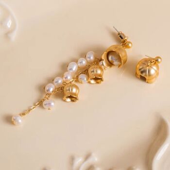 Boucles d'oreilles pendantes asymétriques en perles Lily of the Valley - Design de fleur de Muguet d'inspiration vintage - Or et Argent 10