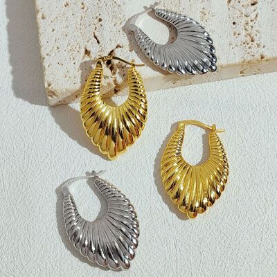 Pendientes de aro con estampado geométrico de diseño fluido minimalista - oro y plata