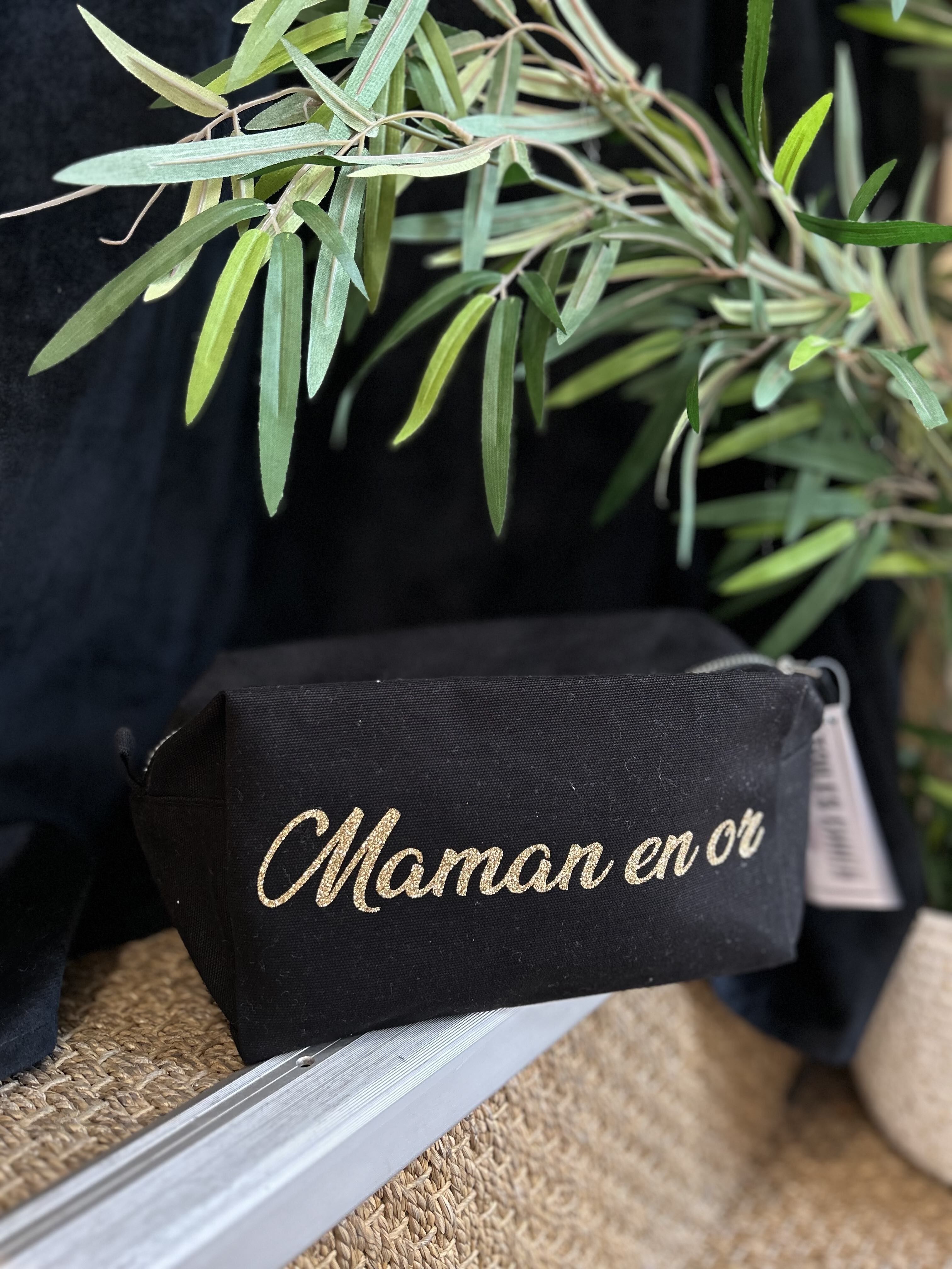 Beauty case cubo nero “Mom in gold”