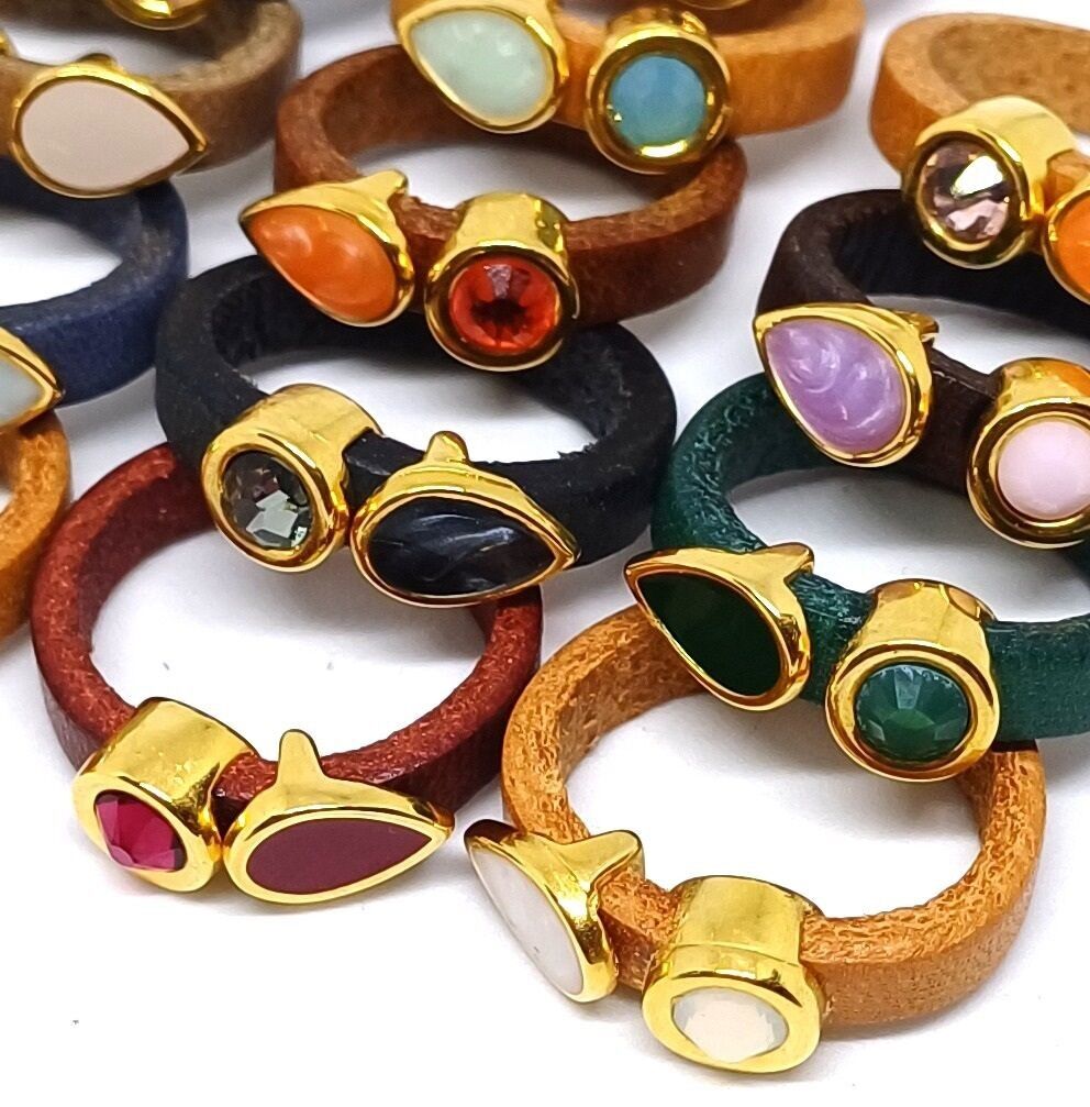 Ausgefallene Lederringe Swarovski & Emaille (Set mit 12 Stück)