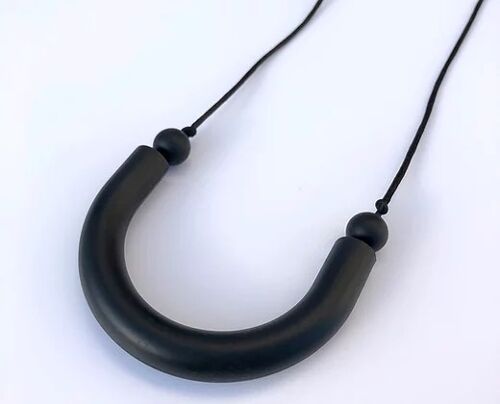 Black U shaped teething pendant