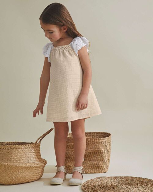 Vestido de bebé niña con braguita en vichy vainilla K180-21407032