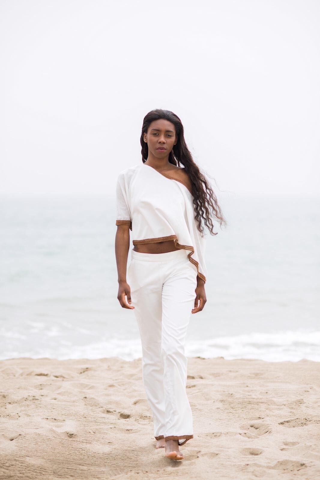 Pantalon Cala d'Hort avec bretelles en crochet marron