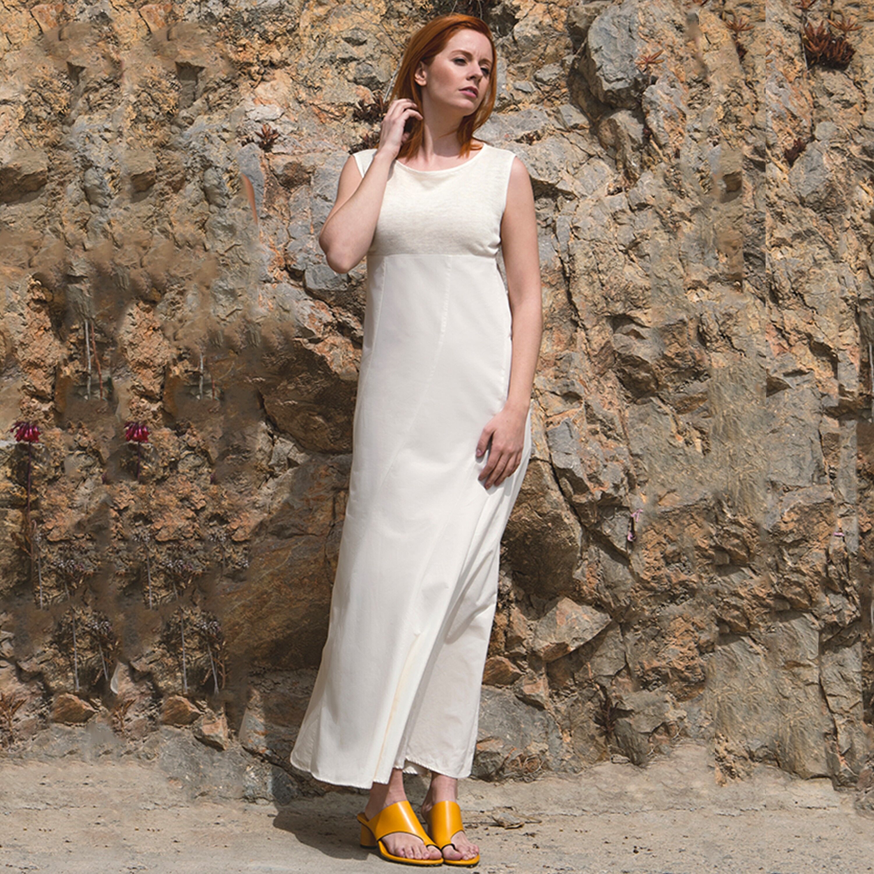 Modello Coahuila, abito lungo s/m con onde