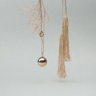 MAYA - Yellow gold with White Silk Cord and Moonstone