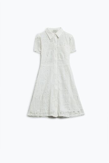 robe blanche en crochet boutonnée 1
