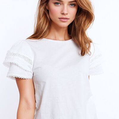 White T-shirt With Double Layer Laced Ruffled Sleeves.