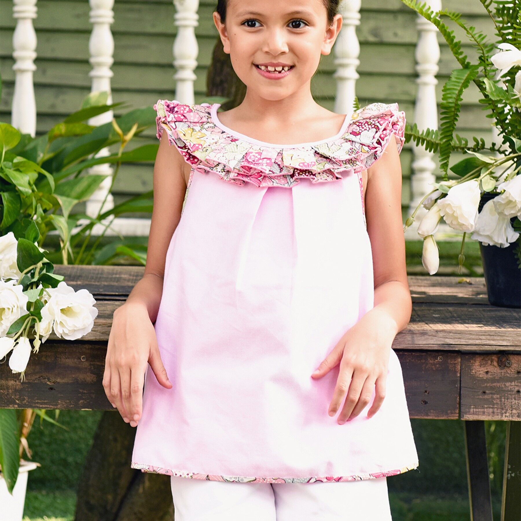 Camicetta estiva da bambina | rosa pastello e collo a balze Liberty | COLOMBINA