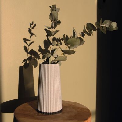 Dekorative Vase mit Mohnblumen