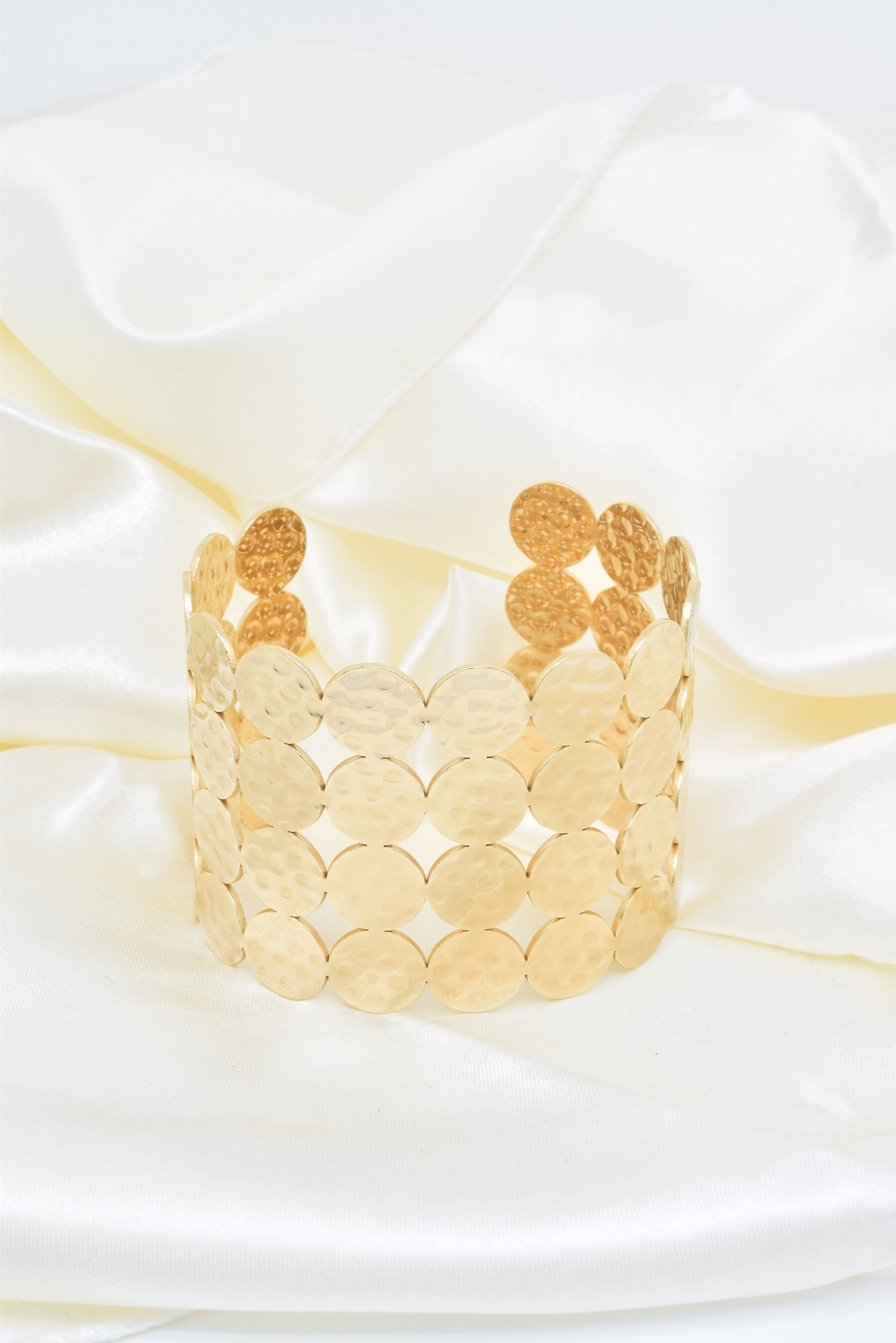 Bracciale rigido effetto martellato in acciaio inossidabile color oro - BR110259OR