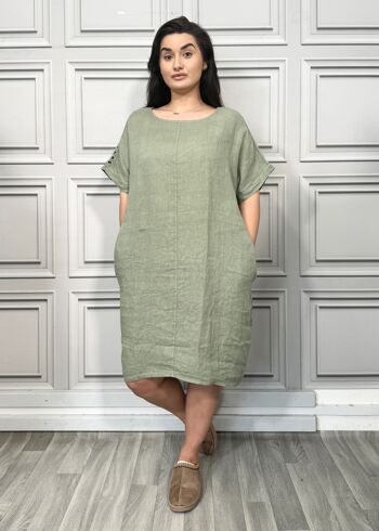 Robe longueur genou en lin pur durable et respectueuse de l’environnement avec épaules brodées 10