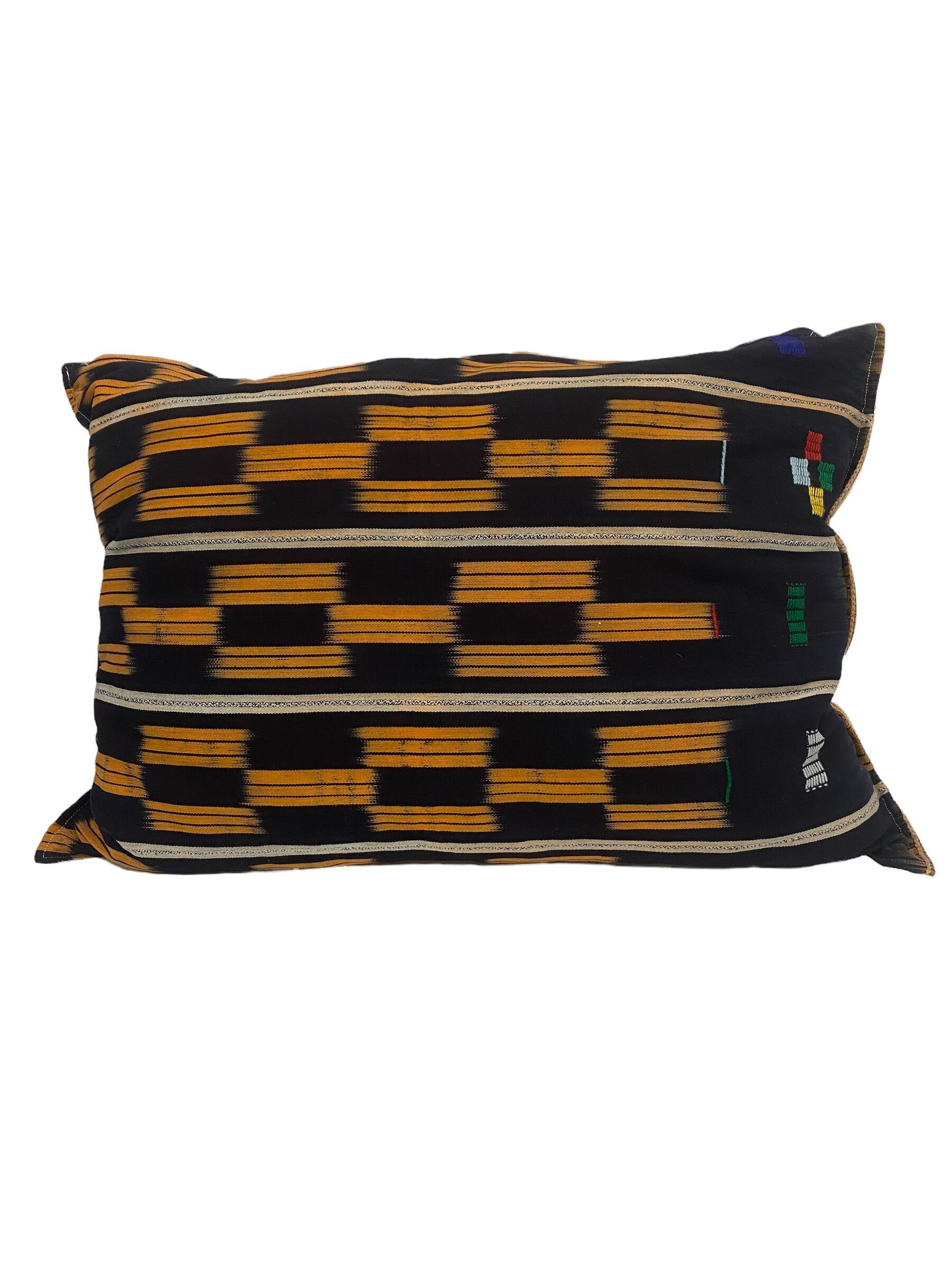 Coussin en tissu Baoulé - (184.5)