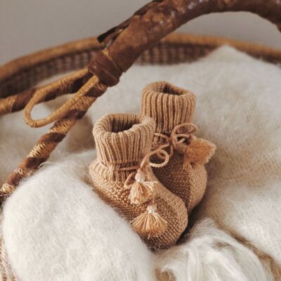 Hazelnut baby slippers