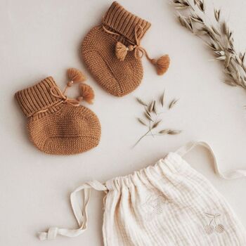 Chaussons bébé noisette 4