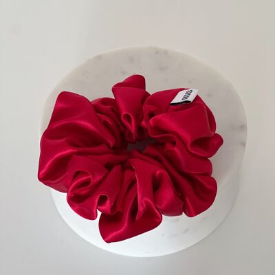 Rubinroter Scrunchie aus reiner Seide