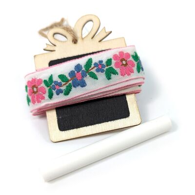 Juego de cinta reutilizable y etiqueta de regalo con tiza - Cinta de flores blanca y rosa