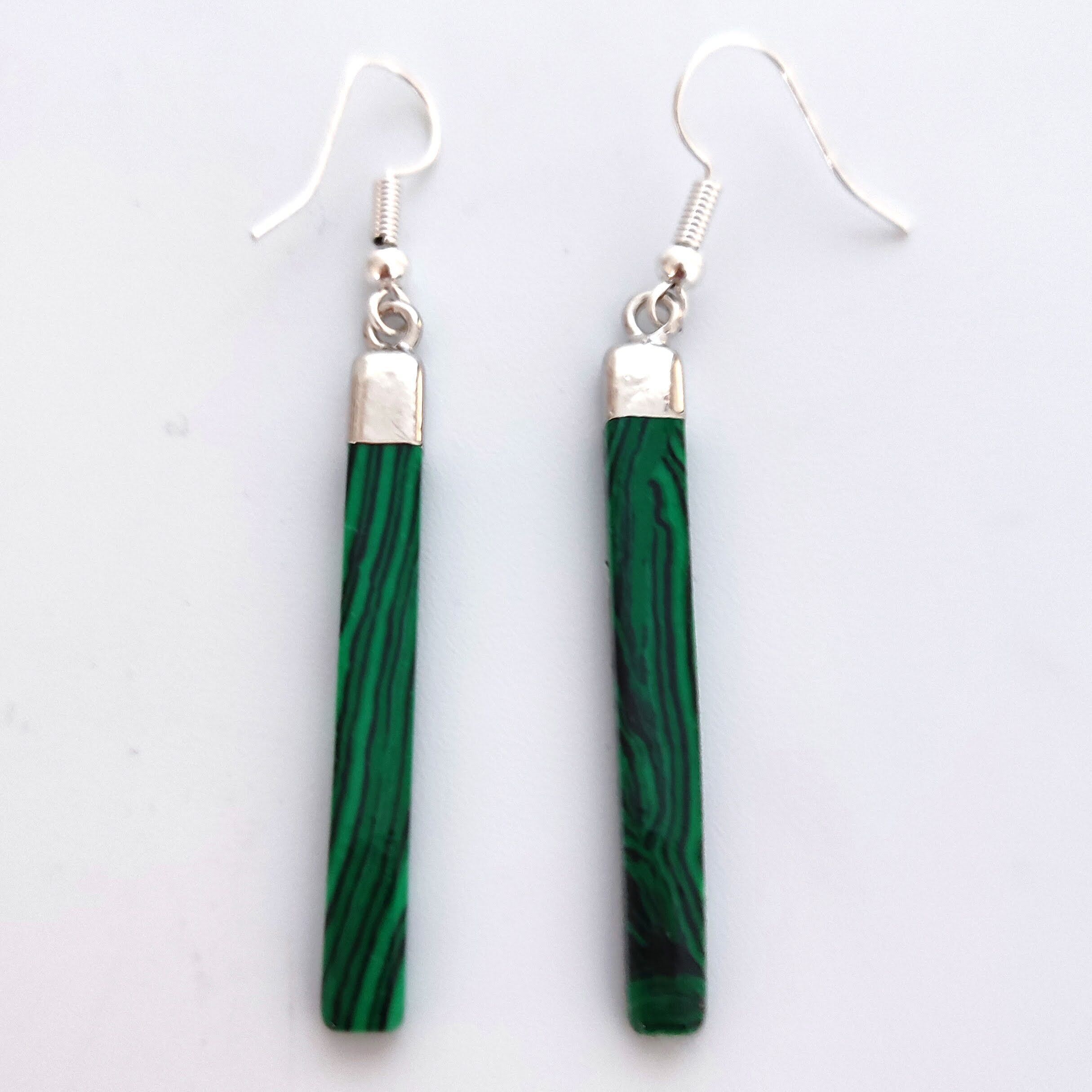 Orecchini con sciarpa a fiammifero in malachite