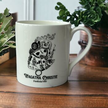 Tasse en porcelaine anglaise avec chien littéraire Wagatha Christie 2