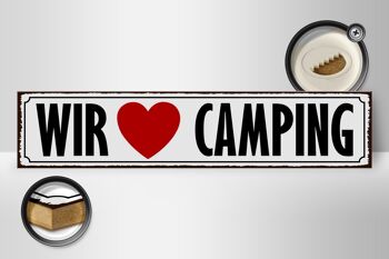 Panneau en bois disant 46x10cm "Nous aimons la décoration du camping" 2