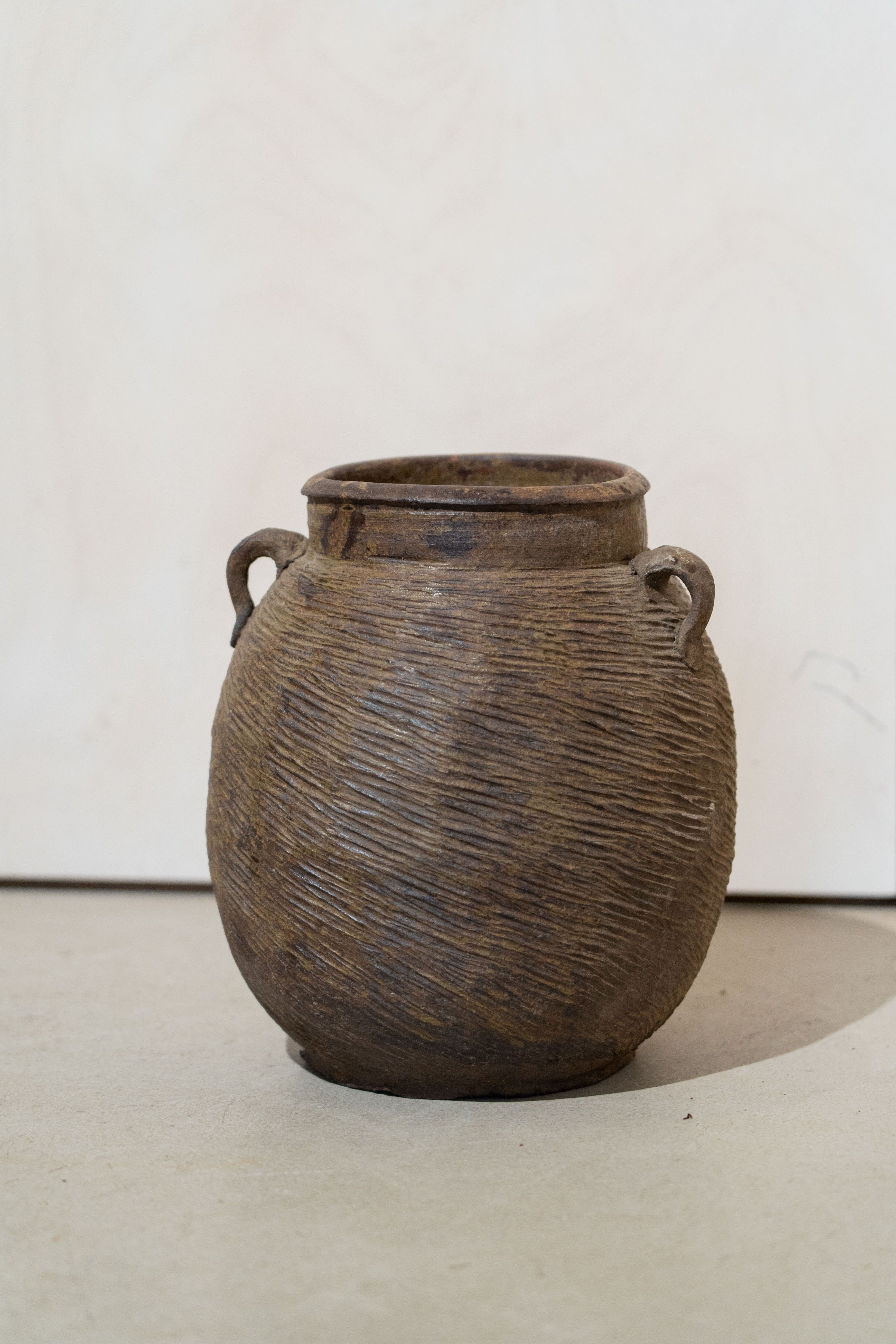 Ollas de conserva antiguas de loza