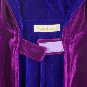 La cape de déguisement dragon en velours bleu & violet 3