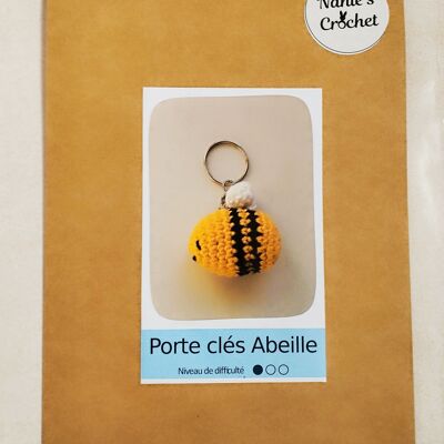 Crochet pattern: crochet bee key ring