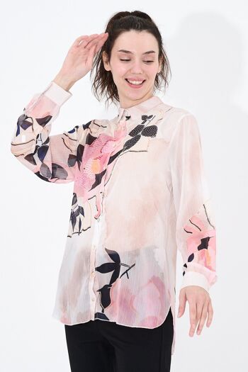 Une chemise délicate, boutonnée et transparente - T-10784 - 6369 3