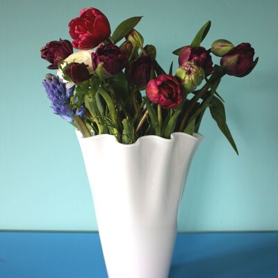 Vase en verre ondulé blanc opaque vase à fleurs vase en verre