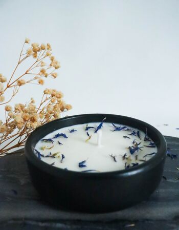 Nyx - Bougie Artisanale Parfumée Monoï et aux fleurs séchées de bleuet 5