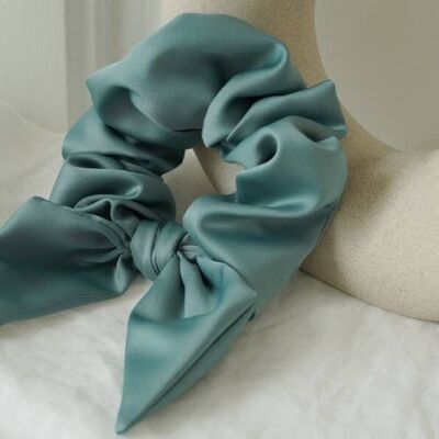 Scrunchie con fiocco per briglia in raso verde salvia