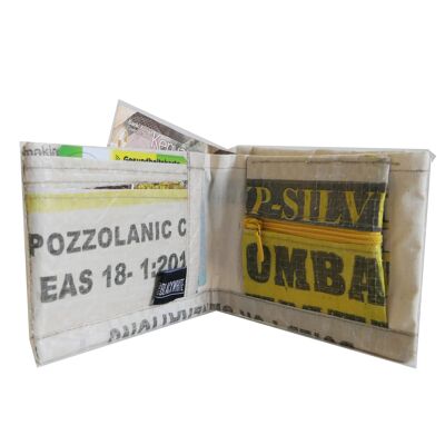 Portafoglio upcycling realizzato con un vecchio sacco di cemento in giallo