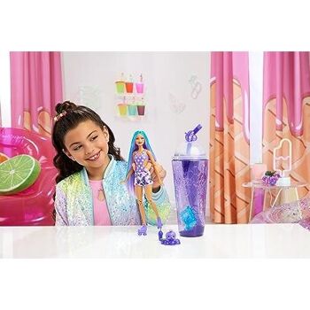 Mattel - Réf : HNW44 - Barbie Pop Reveal Série Fruit, Poupée Cheveux Violets, Édition Parfumée Raisin Pétillant, 8 Surprises Incluses Dont Du Slime Et Un Chiot, Jouet pour Enfant de 3 ans et Plus 2