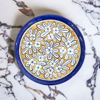 Plateau de poterie bleue Plateau fait à la main - Design de fleurs beiges