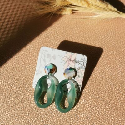 Resin earrings - green color - coffee bean shape - bohemian