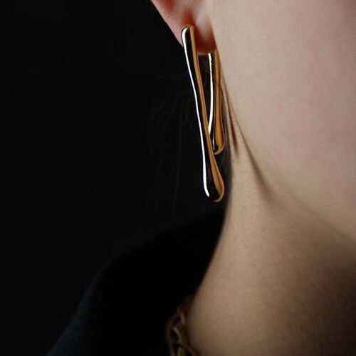 Elegant Lava Earrings: Gold and Silver Minimalist Fluid Design