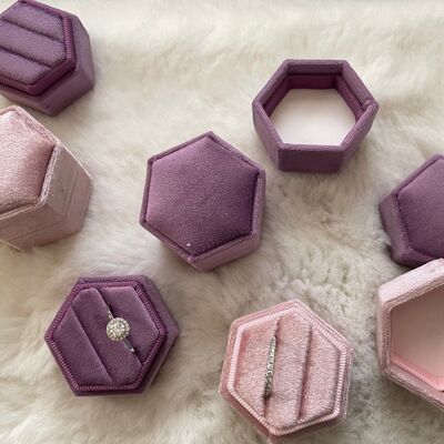 Caja de anillos de bodas de terciopelo hexagonal de inspiración vintage, colores rosados