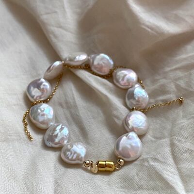 Einzigartiges Armband aus barocken Perlen mit Münzmotiven - AAAA-Qualität