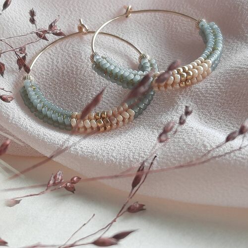 Boucles d'oreilles créoles tissées avec perles miyuki couleurs crème, vert et or