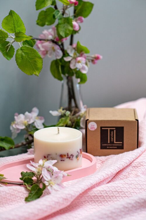 Soy Wax Candle with Rose-Honey Scent