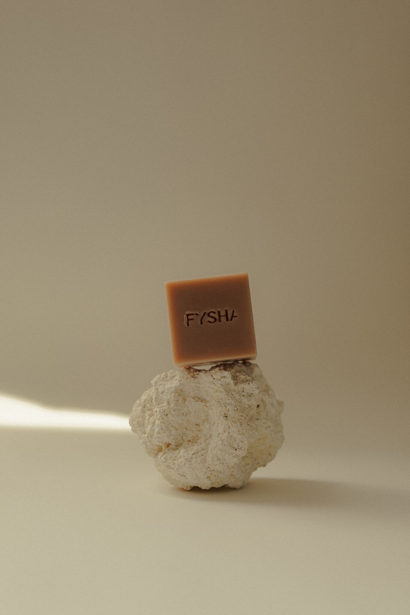 Sapone alla lavanda e argilla rosa francese - Vegano, fatto a mano, senza olio di palma - circa 113 g.