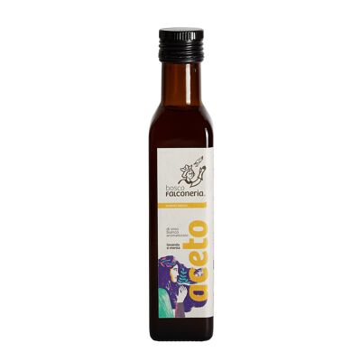 Organic white wine vinegar flavored with lavender and mint