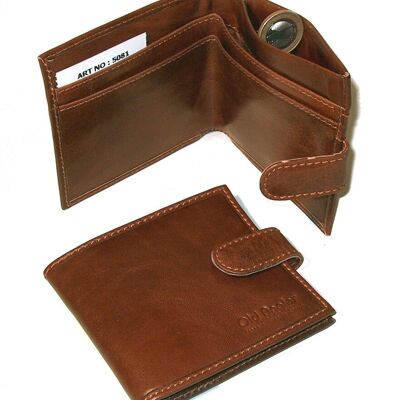 Men's leather wallet with snap button closure. Brown