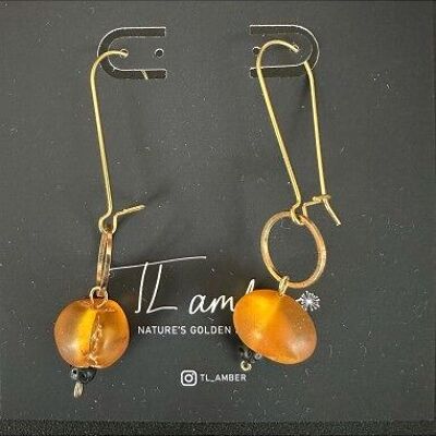 Orecchini di design in ambra con ganci in acciaio inossidabile color oro - fatti a mano (008)