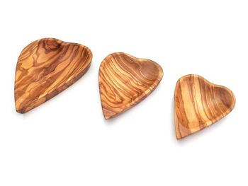 Bol en forme de cœur fabriqué à la main en bois d'olivier 1