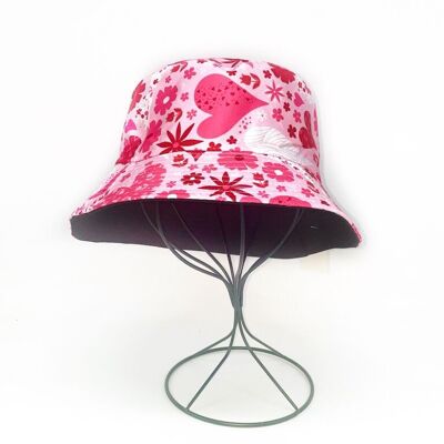 Reversible bucket hat with flower and heart print