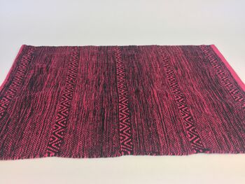 tapis en coton rose / noir 1