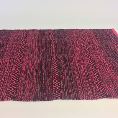 tapis en coton rose / noir