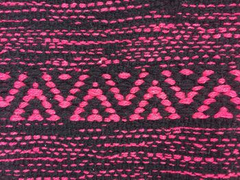 tapis en coton rose / noir 3