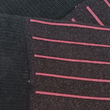 Chaussettes basses Miss Fuchsia noires à rayures verticales 3